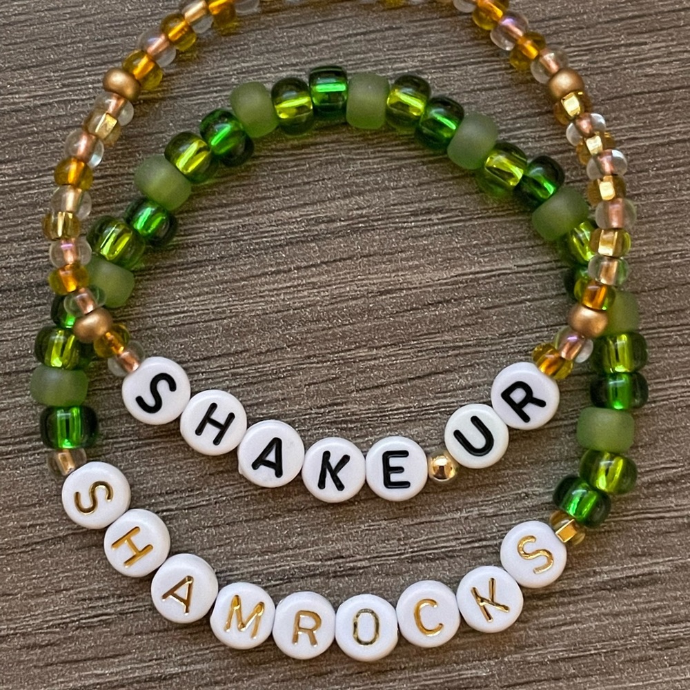 St Patrick’s Day Bracelets Shake Ur Shamrocks